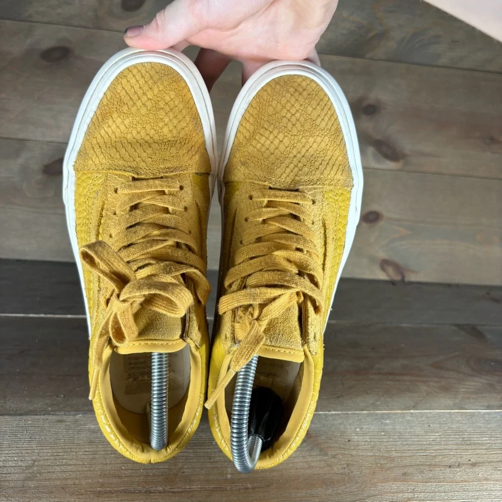 vans old skool womens size 7 shoes yellow snakeskin platform athletic sneakers